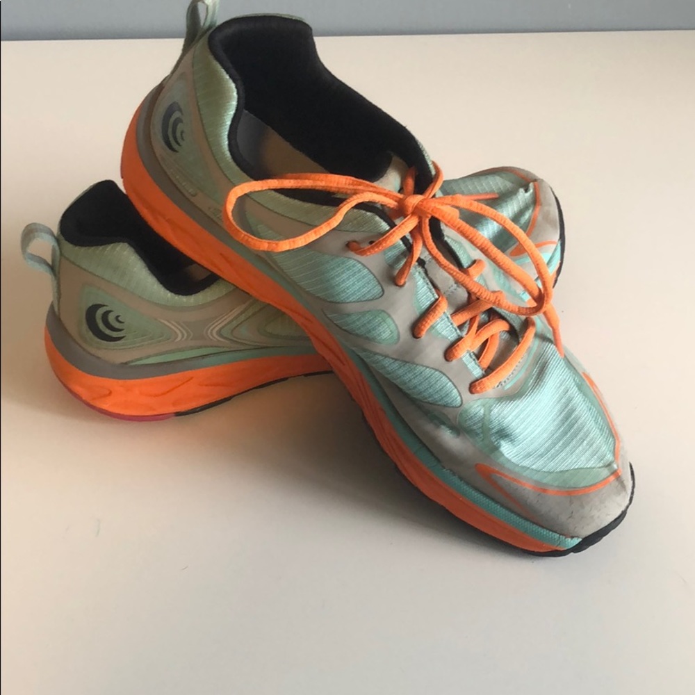 Topo W Fli-Lyte sea foam tangerine 9.5 shoes